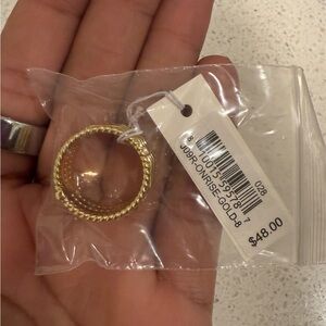 Elegant Gold-Toned Ring